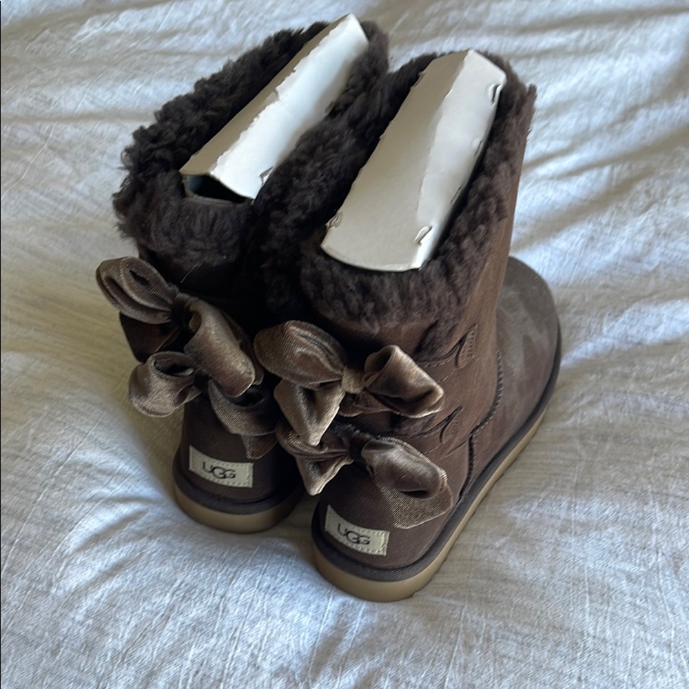UGG Brown Boots- Bows-Velvet -NEW!! Women 11 - Picture 4 of 9